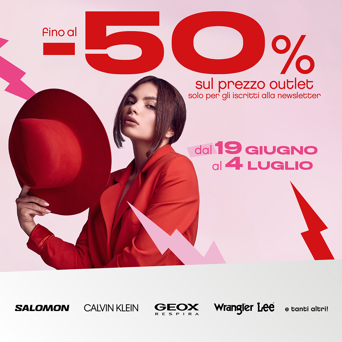 Donna in rosso su sfondo rosa con scritte fino al -50% dal 19 giugno al 4 luglio