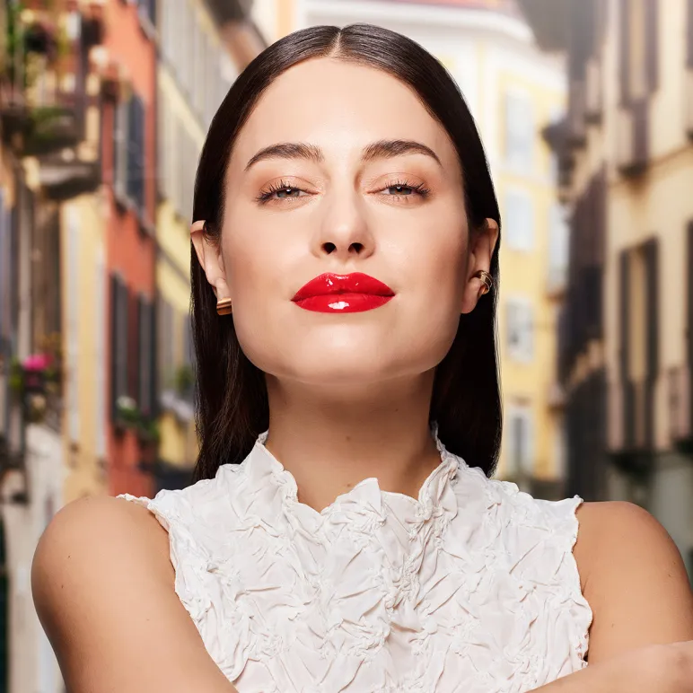 Donna con trucco Kiko