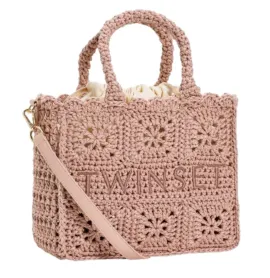 loading="lazy"